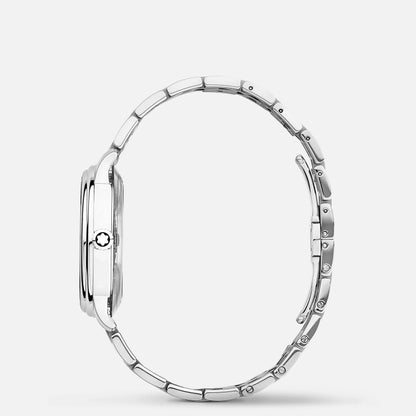 Õhuke hõbedane luksuskella külgprofiil roostevabast terasest käevõruga valgel taustal