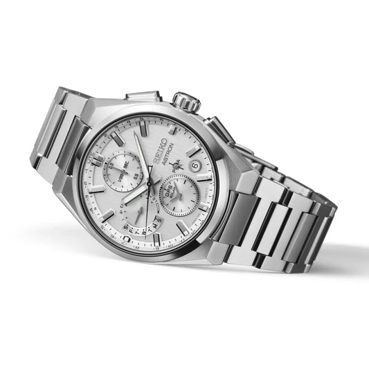Men’s stainless steel chronograph watch with silver dial, date display, and dual subdials