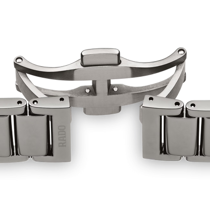 Roestvrijstalen horlogeband met vlindersluiting en gepolijste metalen schakels